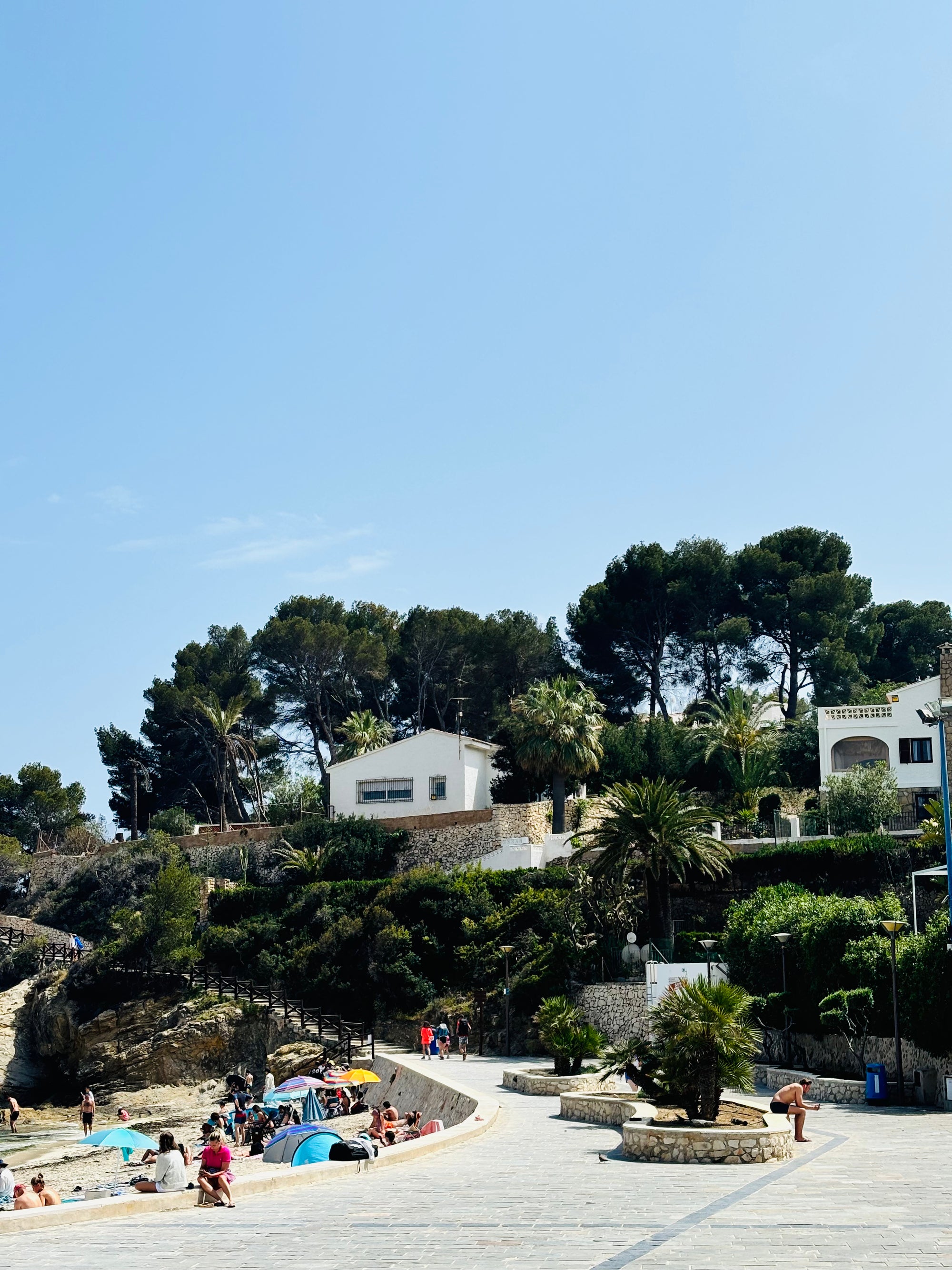 Starts vasarai: saule, jūra un klintis