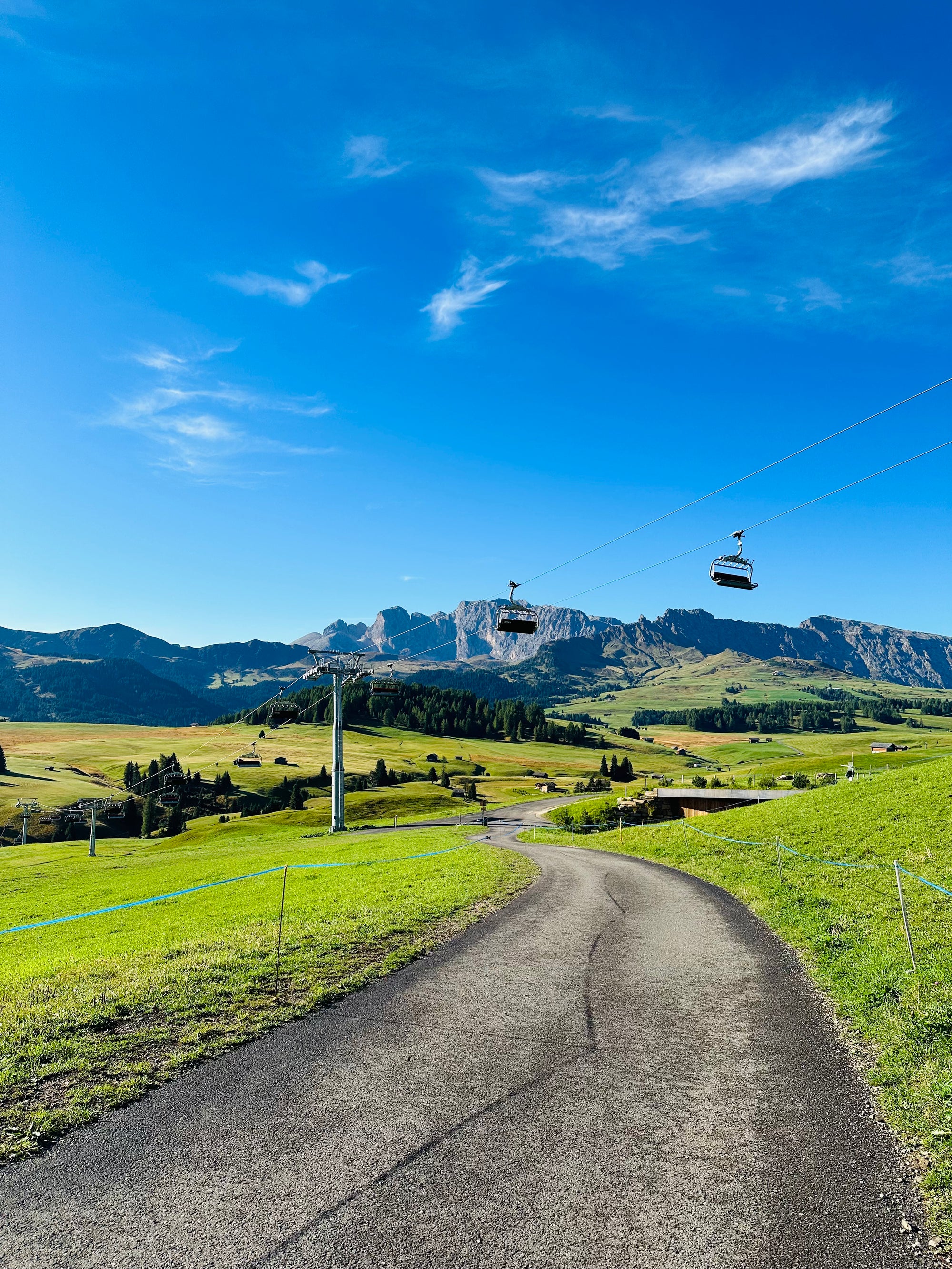 dolomīti itālija ceļojums uz itāliju ceļojums uz dolomītiem kalni alpi
