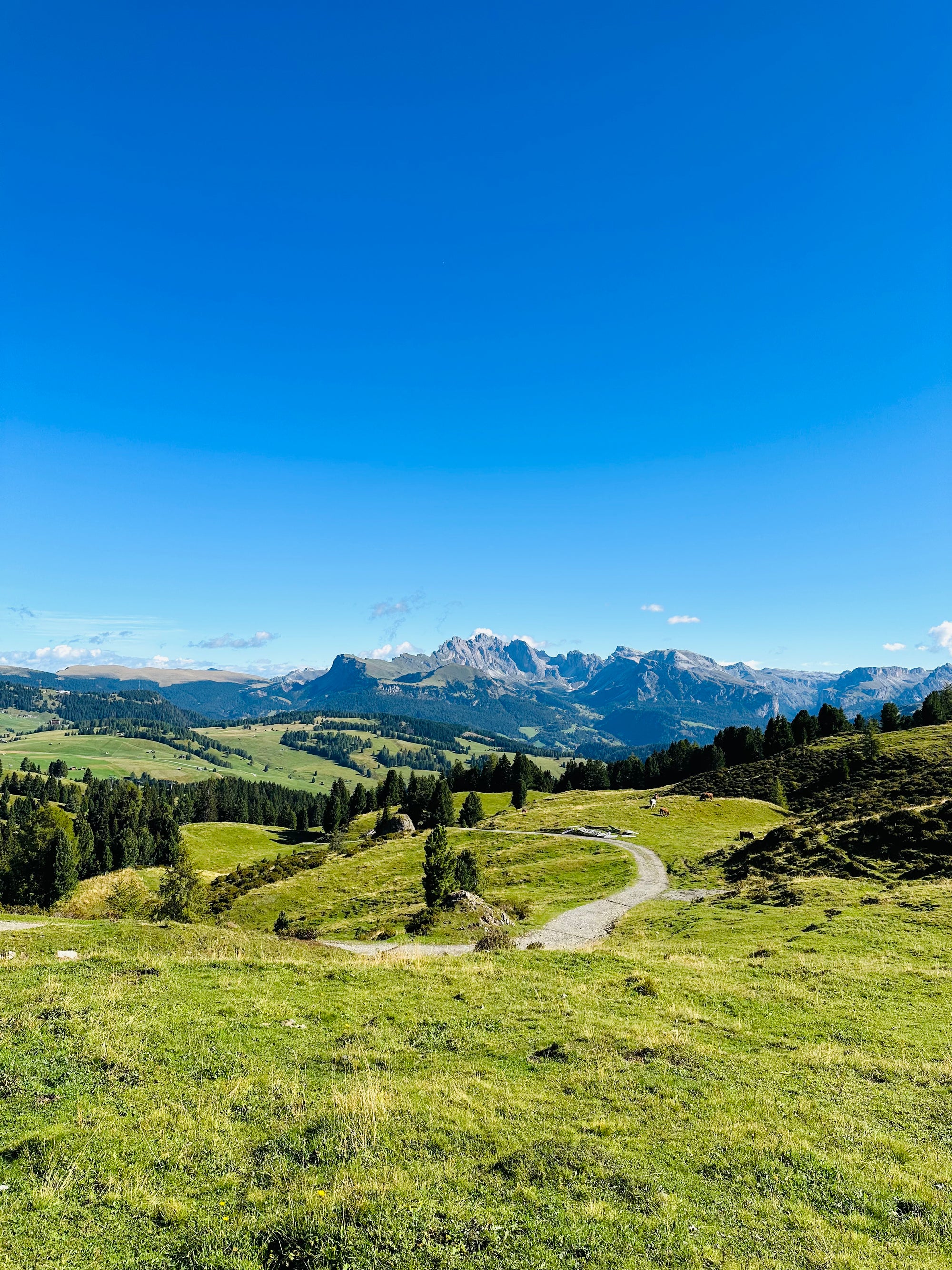 dolomīti itālija ceļojums uz itāliju ceļojums uz dolomītiem kalni alpi