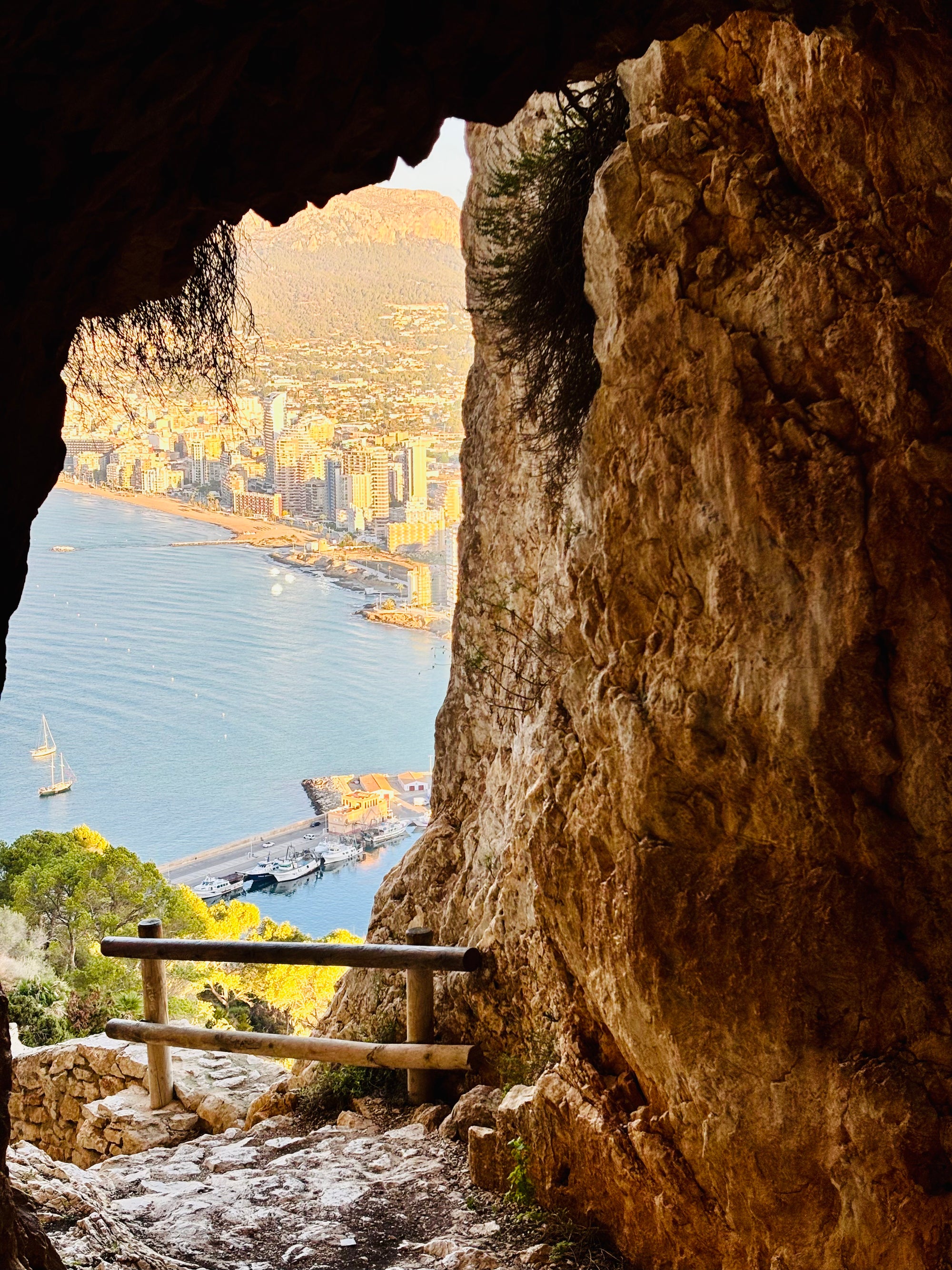 Starts vasarai: saule, jūra un klintis