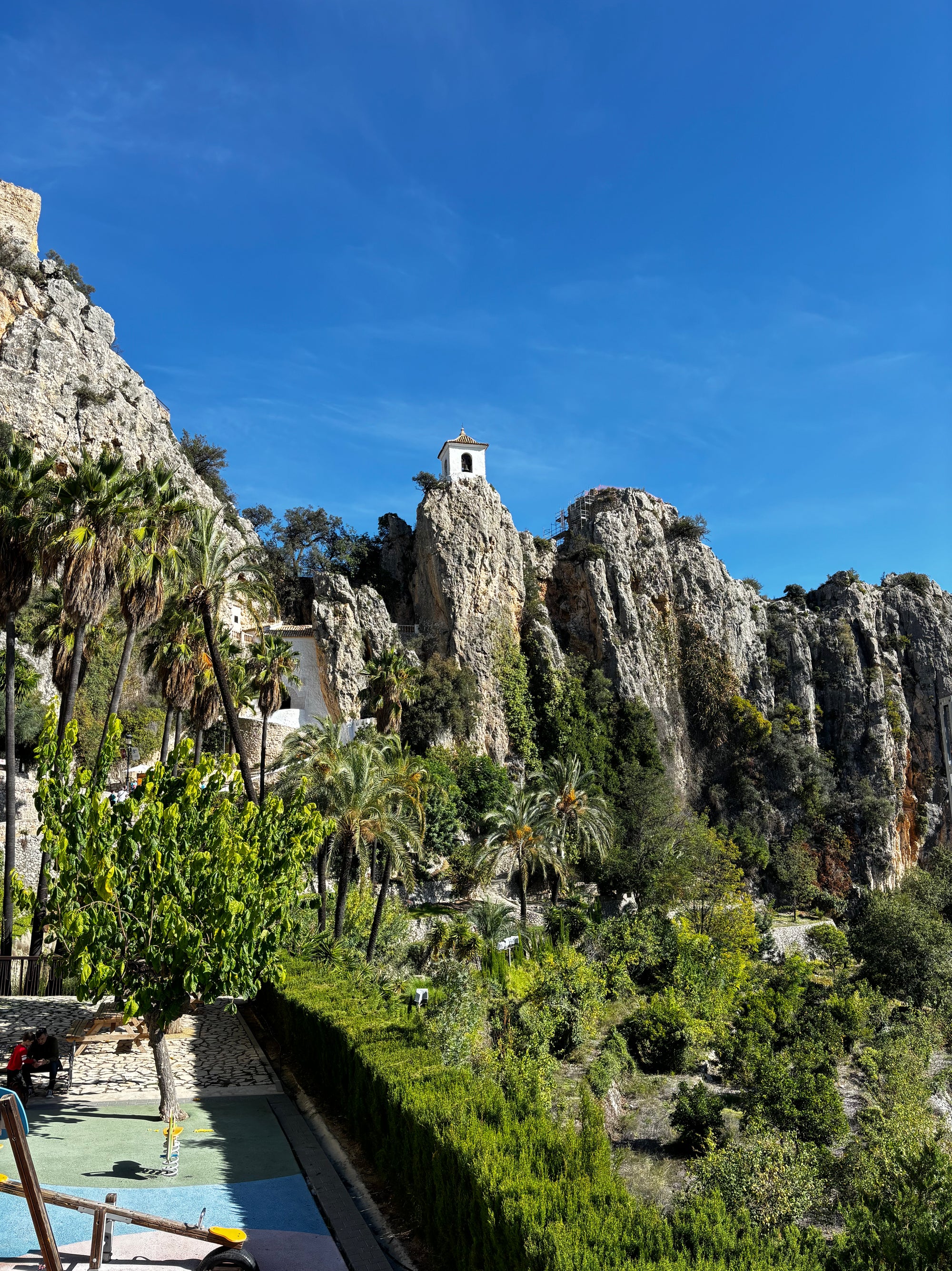 Bohēmas baudītājiem – māksla, jūra un dzīves garša Altea (Spānija)