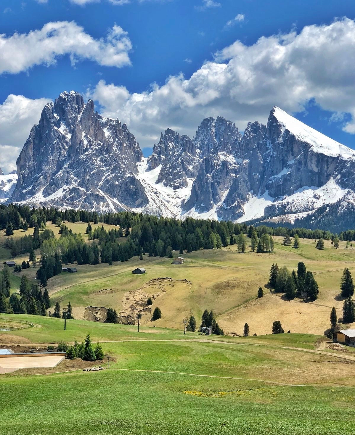 dolomīti itālija ceļojums uz itāliju ceļojums uz dolomītiem kalni alpi