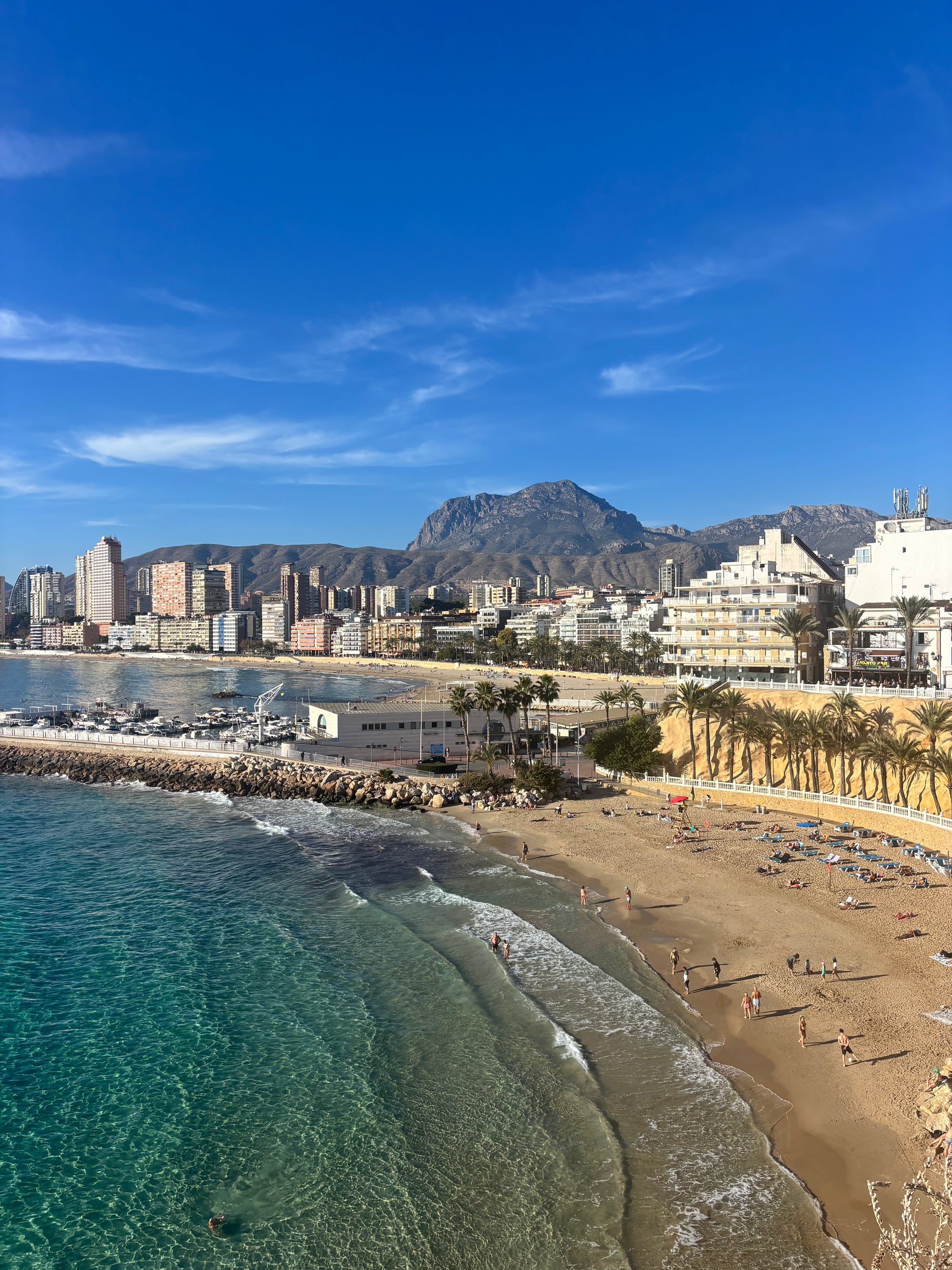 Starts vasarai: saule, jūra un klintis