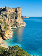 Starts vasarai: saule, jūra un klintis