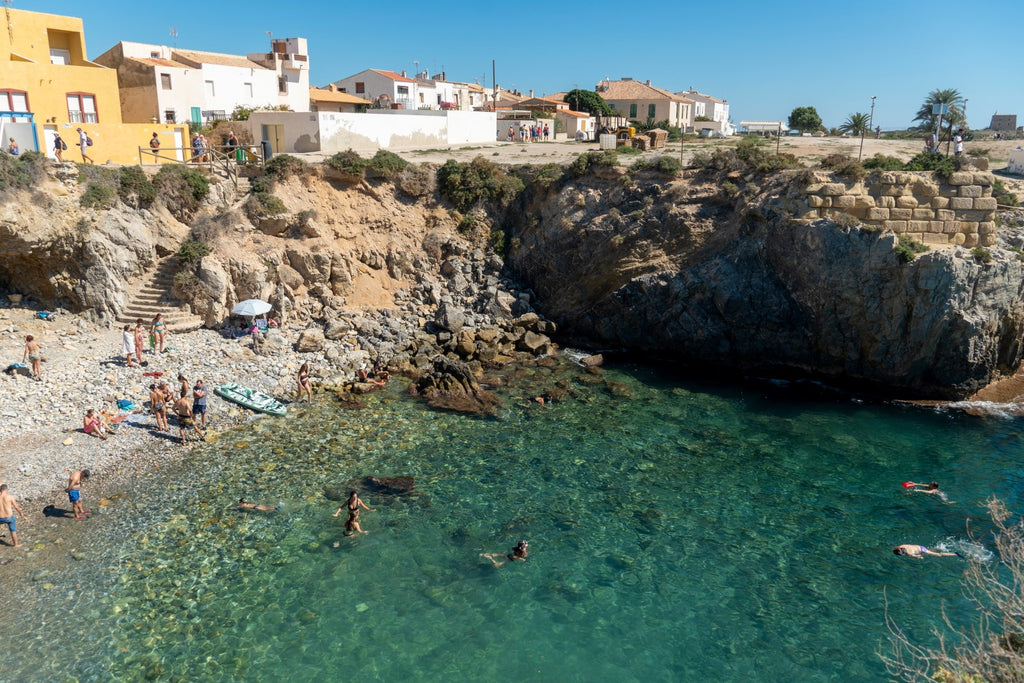 Starts vasarai: saule, jūra un klintis