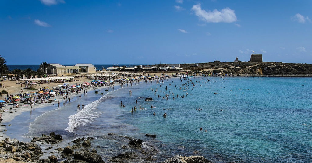 Starts vasarai: saule, jūra un klintis