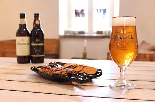 TRĪS MEISTARU GARŠU SASPĒLE - vakariņas un ekskursija Valmiermuižas alus darītavā