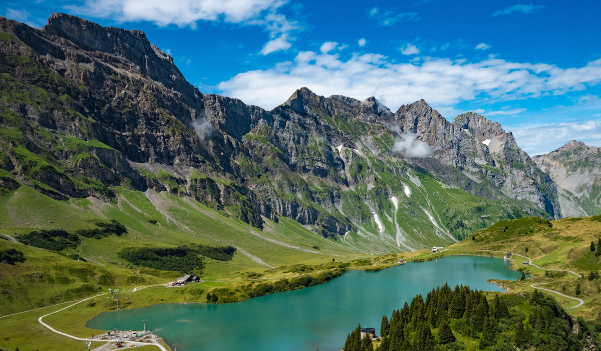 No Francijas dabas līdz Šveices Gruyeres sieram un šokolādes aromātam