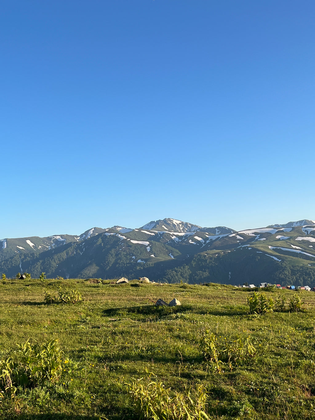 Gruzijas mazpilsēta, kas dzīvo lēni: Melnās jūras piekraste sezonas laikā 3