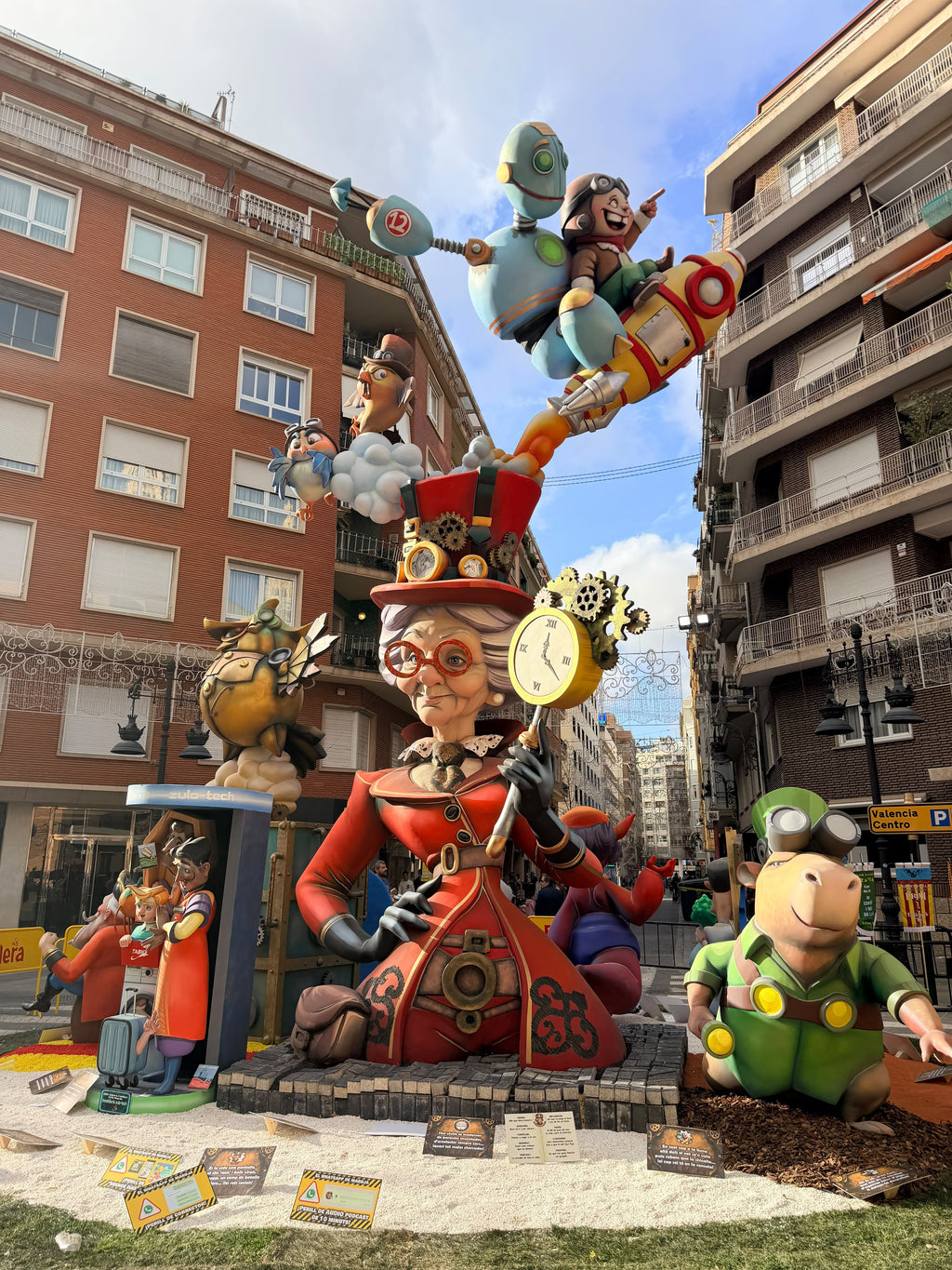 Valensija - krāšņā festivāla "Las Fallas" laikā - Spānijas kultūras pērle