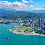 Gruzijas mazpilsēta, kas dzīvo lēni: Melnās jūras piekraste sezonas laikā 2