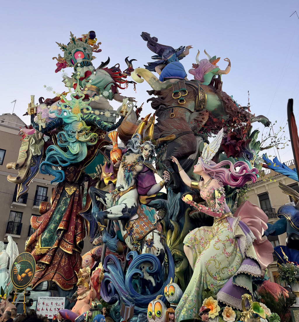 Valensija - krāšņā festivāla "Las Fallas" laikā - Spānijas kultūras pērle