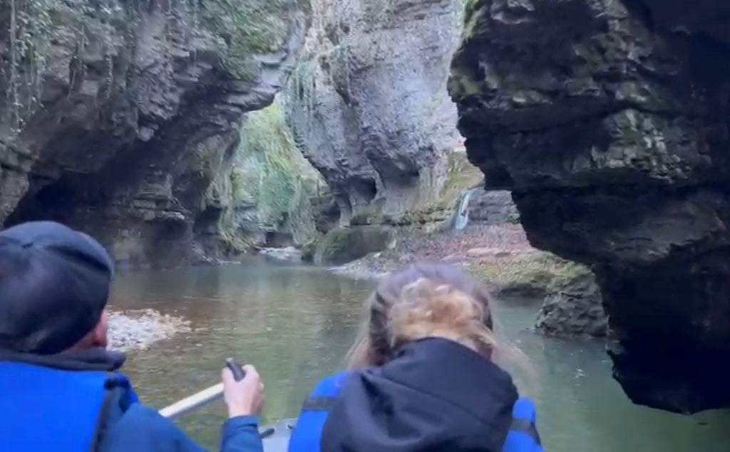 Gruzijas mazpilsēta, kas dzīvo lēni: Melnās jūras piekraste sezonas laikā