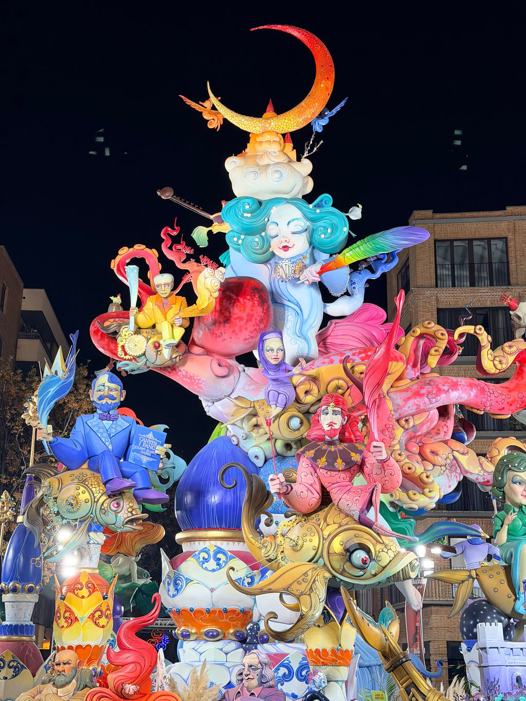 Valensija - krāšņā festivāla "Las Fallas" laikā - Spānijas kultūras pērle