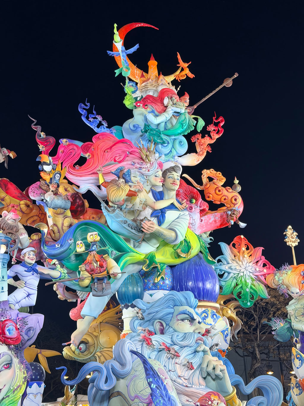 Valensija - krāšņā festivāla "Las Fallas" laikā - Spānijas kultūras pērle