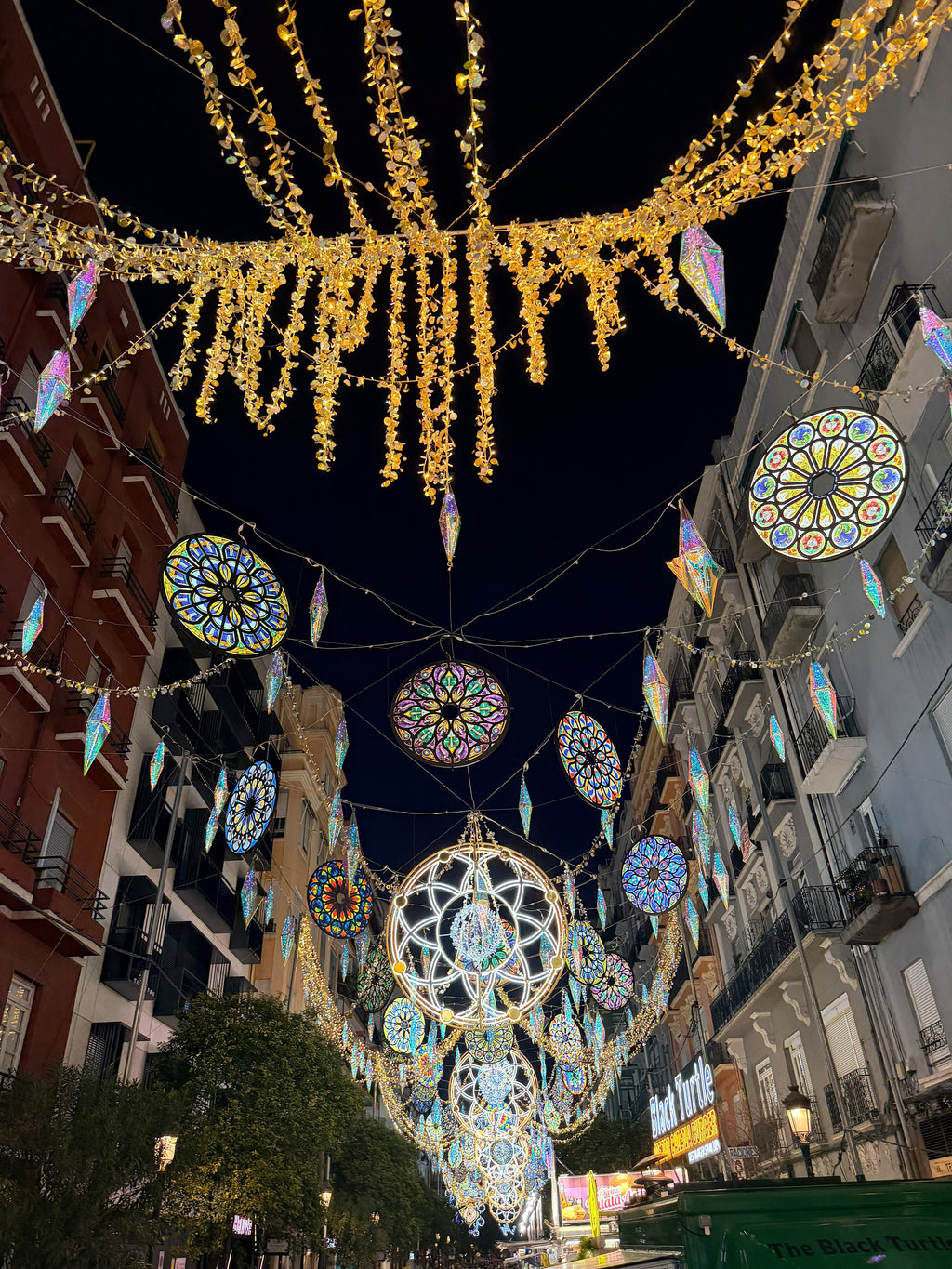 Valensija - krāšņā festivāla "Las Fallas" laikā - Spānijas kultūras pērle