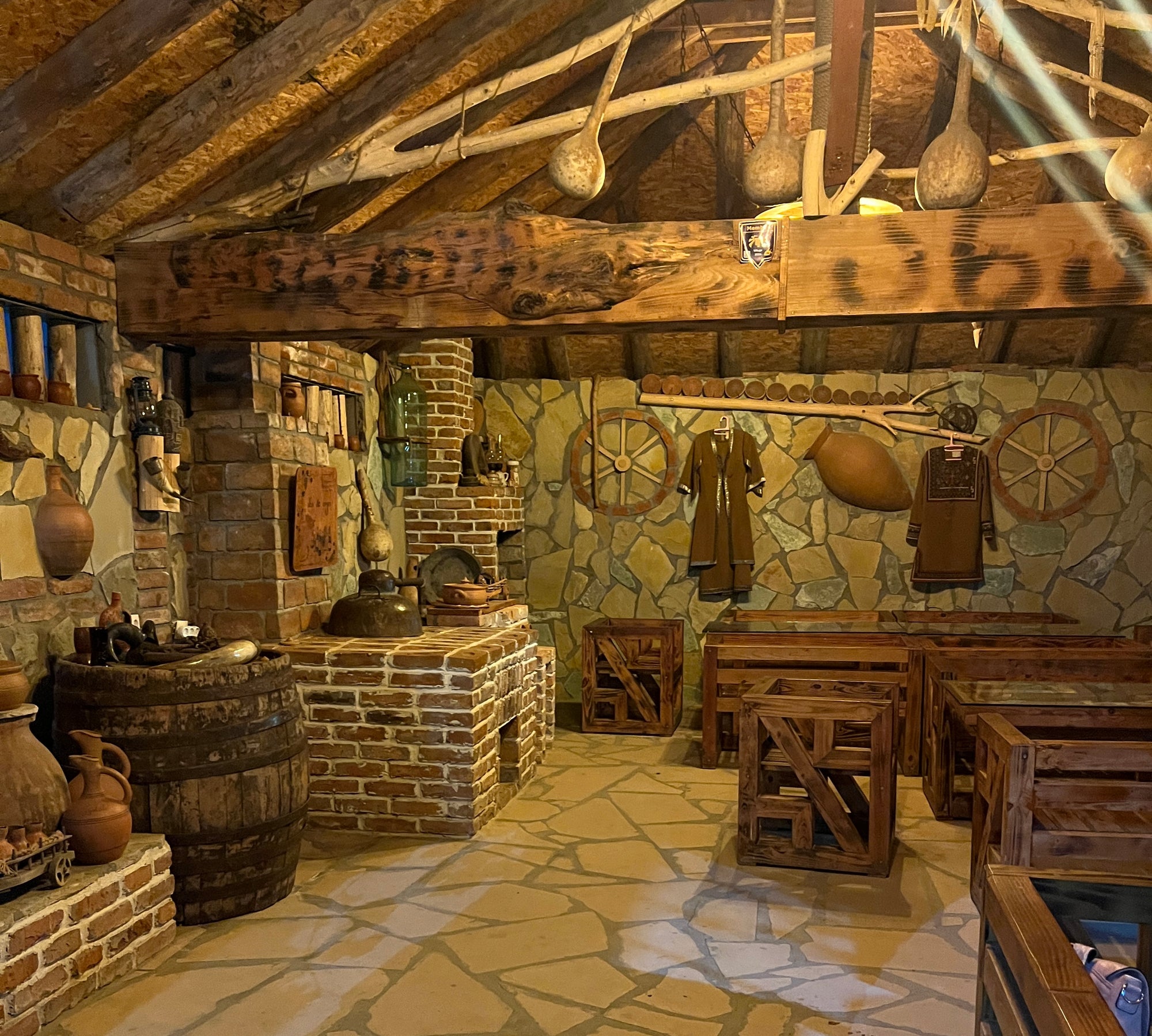 Gruzijas mazpilsēta, kas dzīvo lēni: Melnās jūras piekraste sezonas laikā