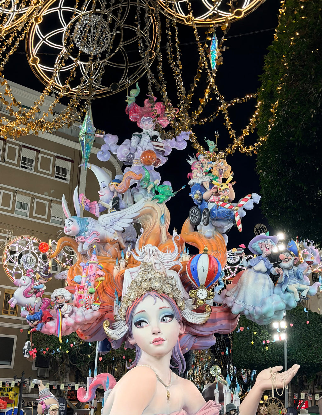 Valensija - krāšņā festivāla "Las Fallas" laikā - Spānijas kultūras pērle