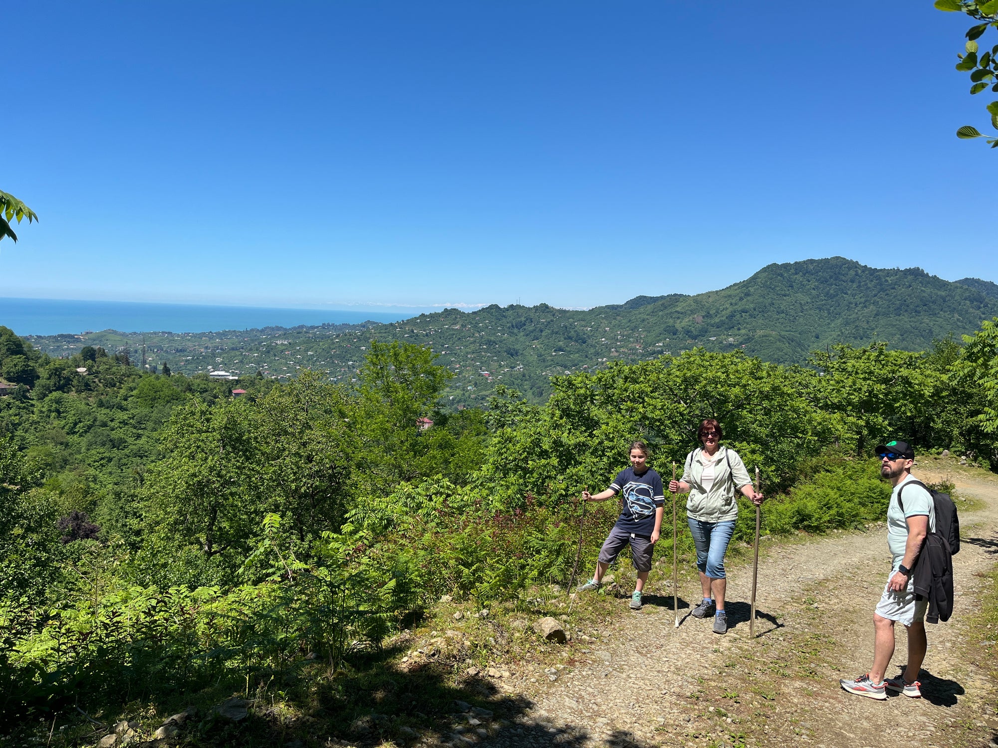 Gruzijas mazpilsēta, kas dzīvo lēni: Melnās jūras piekraste sezonas laikā